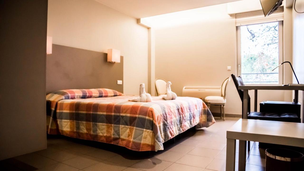 Hotel Du Canal Castelnaudary Habitación foto